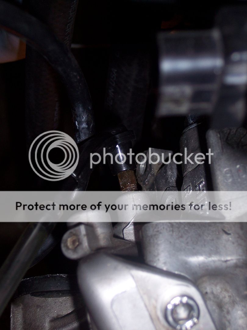 D.I.Y Easy way to bleed clutch/brakes yourself HondaTech Honda